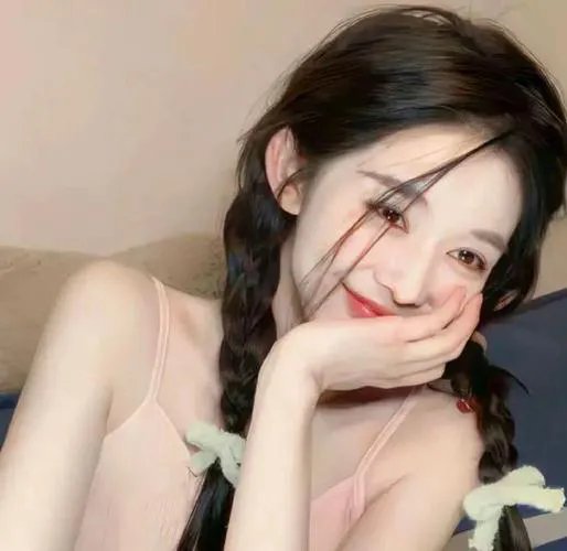 眼神阳光的男孩